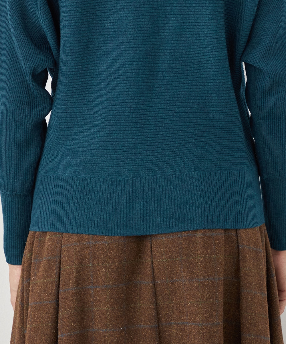 ドルマンスリーブニット