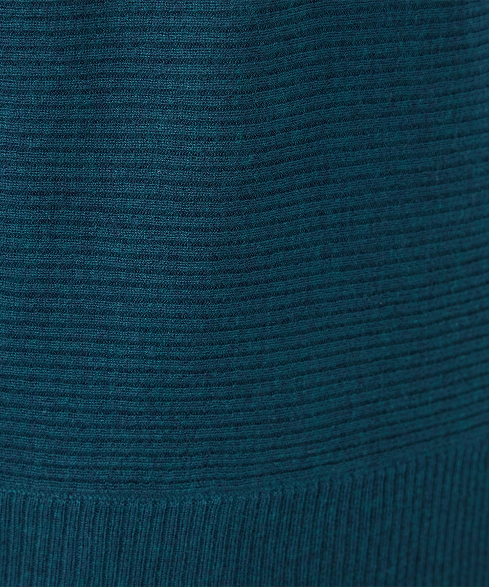 ドルマンスリーブニット