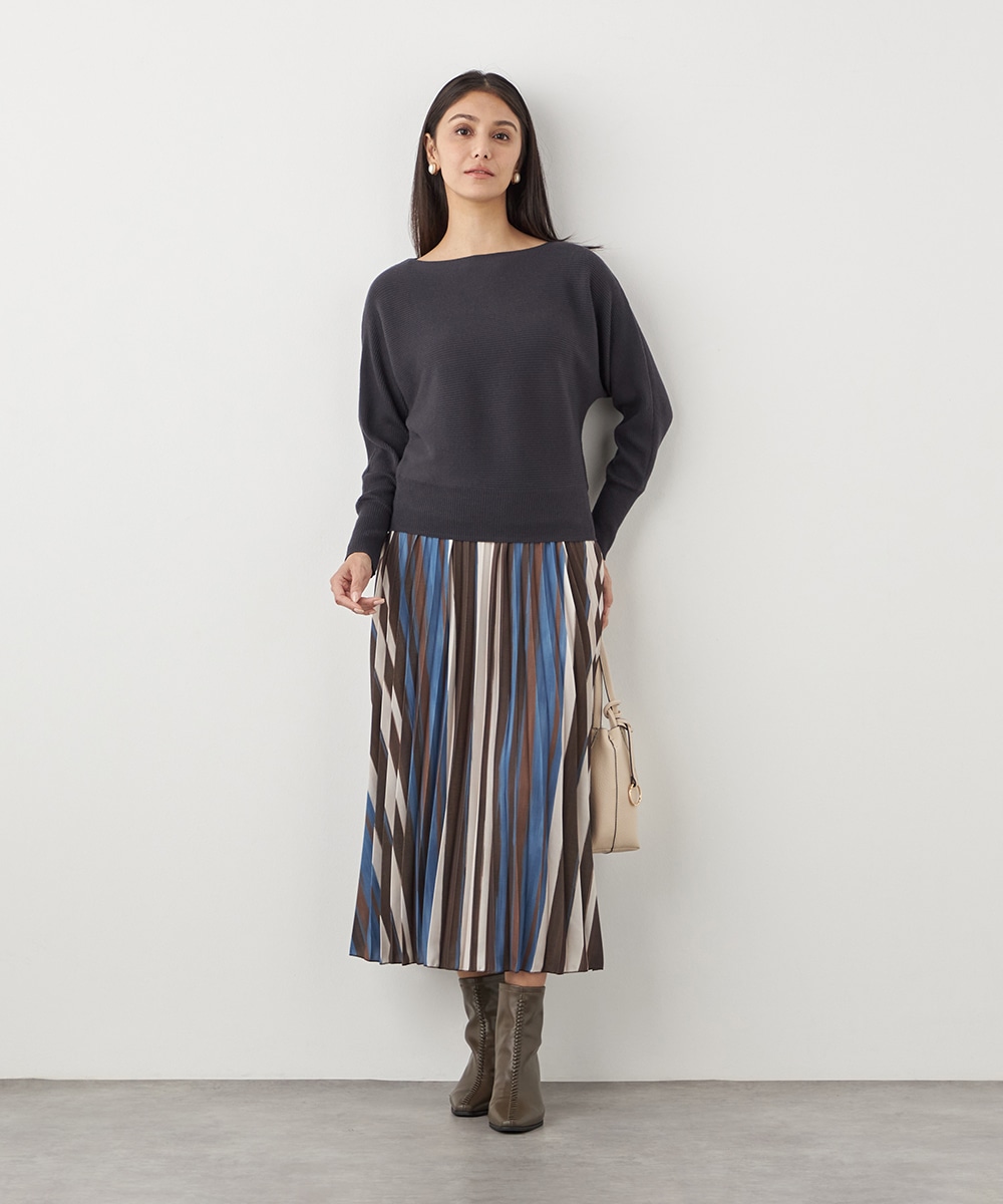 ドルマンスリーブニット