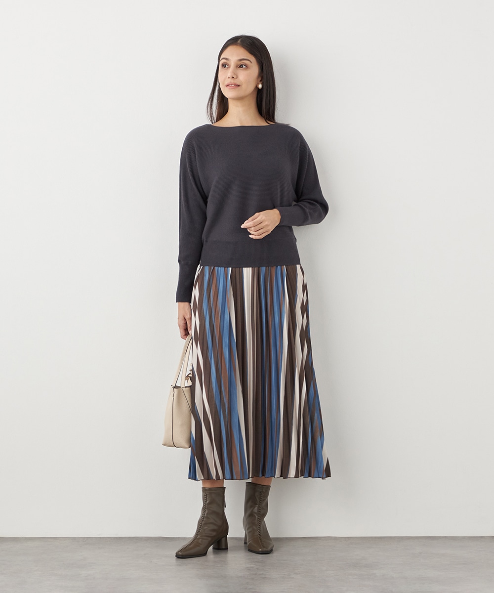 ドルマンスリーブニット