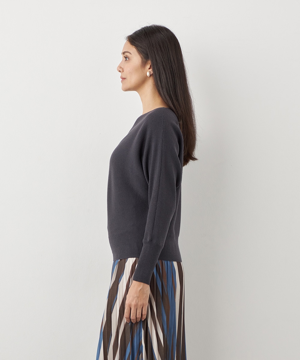 ドルマンスリーブニット