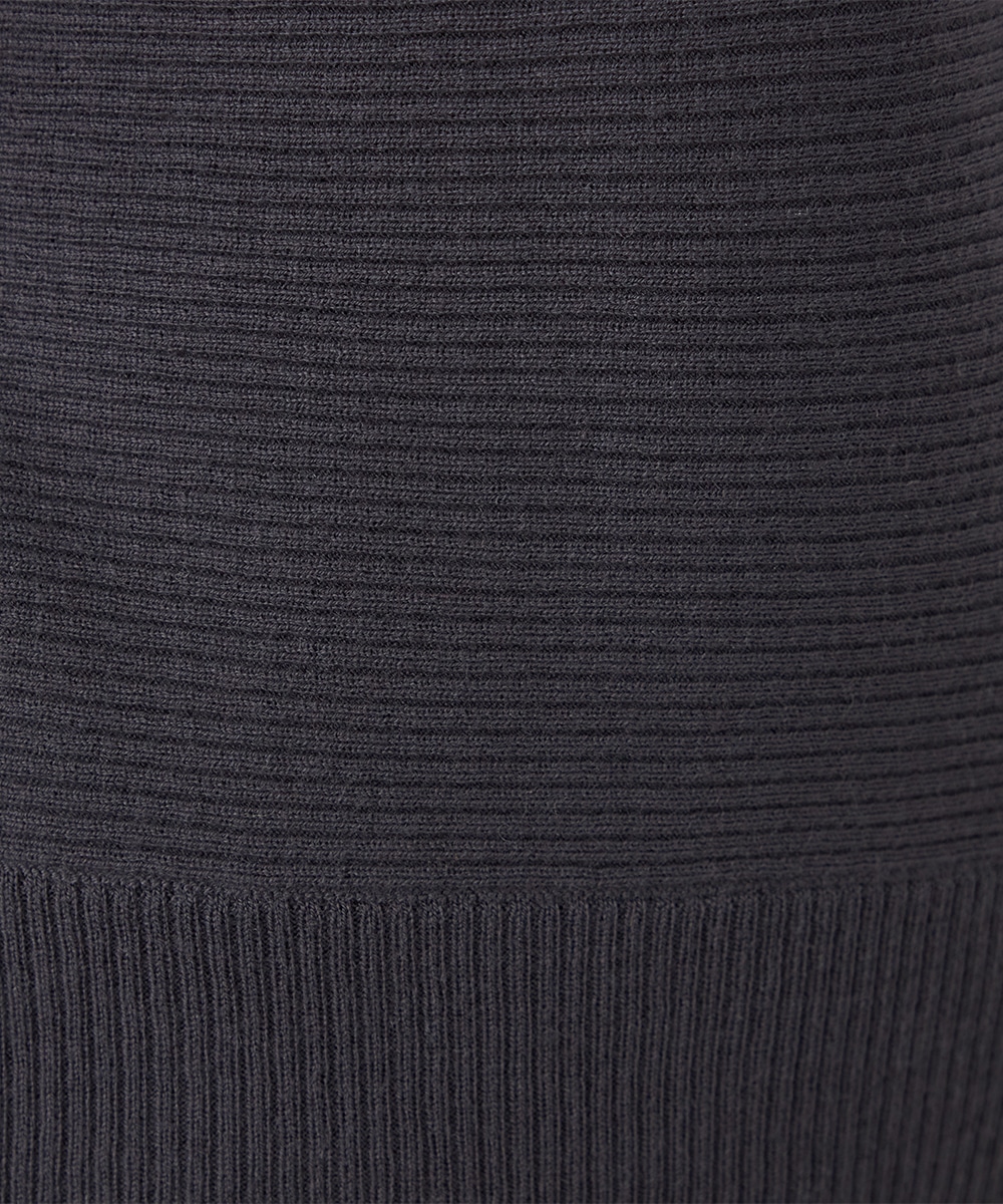 ドルマンスリーブニット