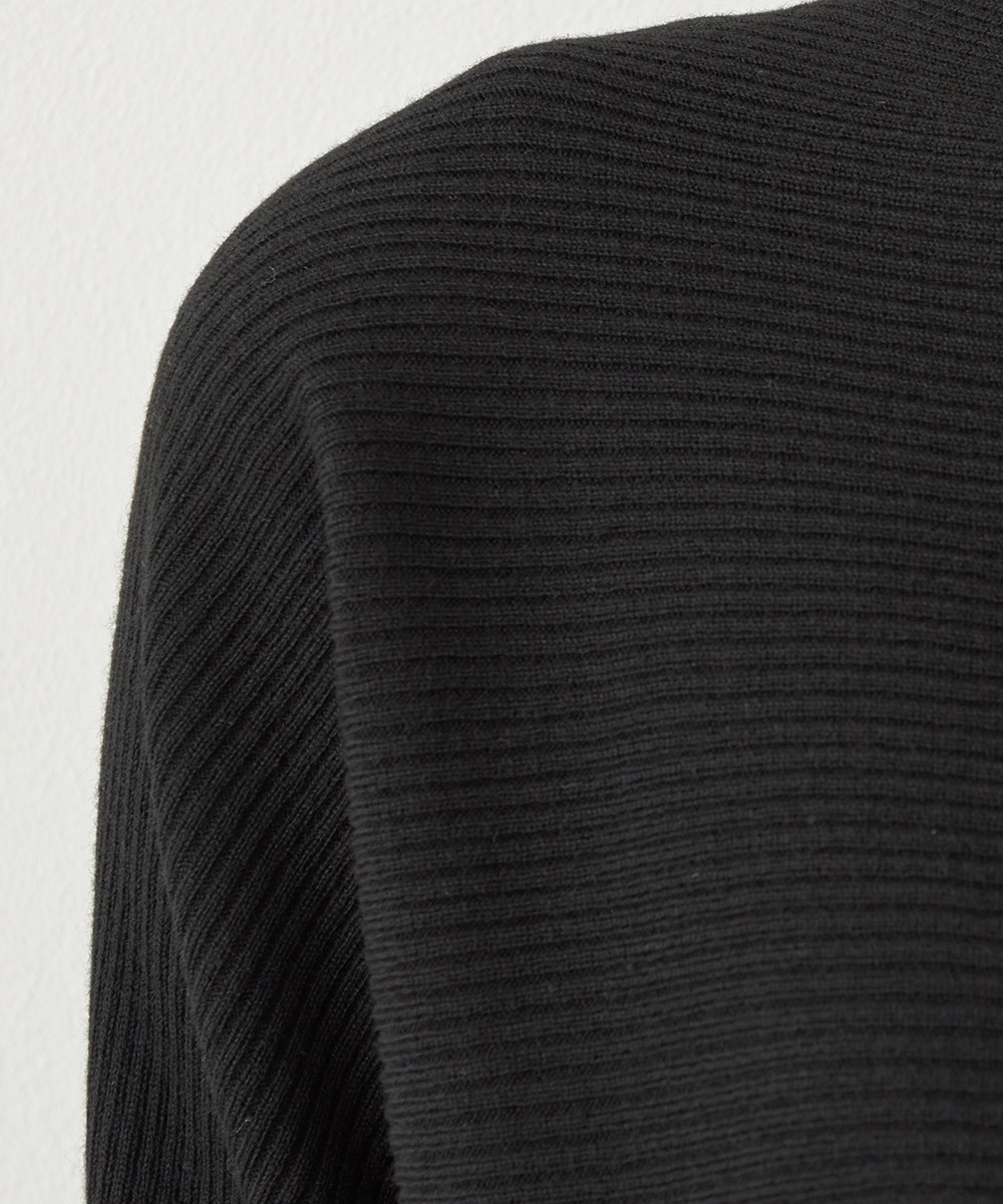 ドルマンスリーブニット