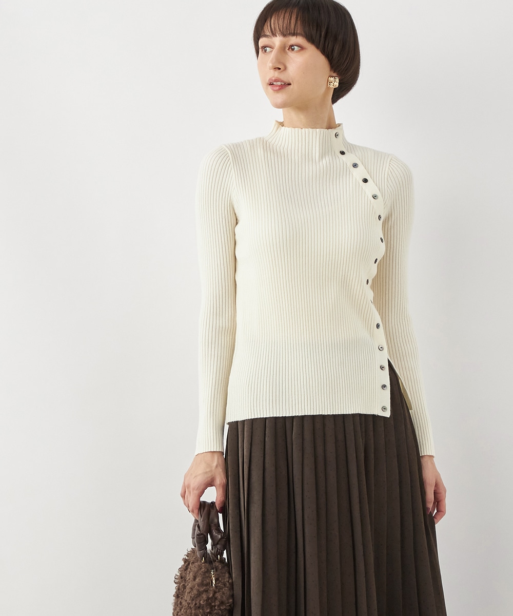 ボタンリブハイネックニット