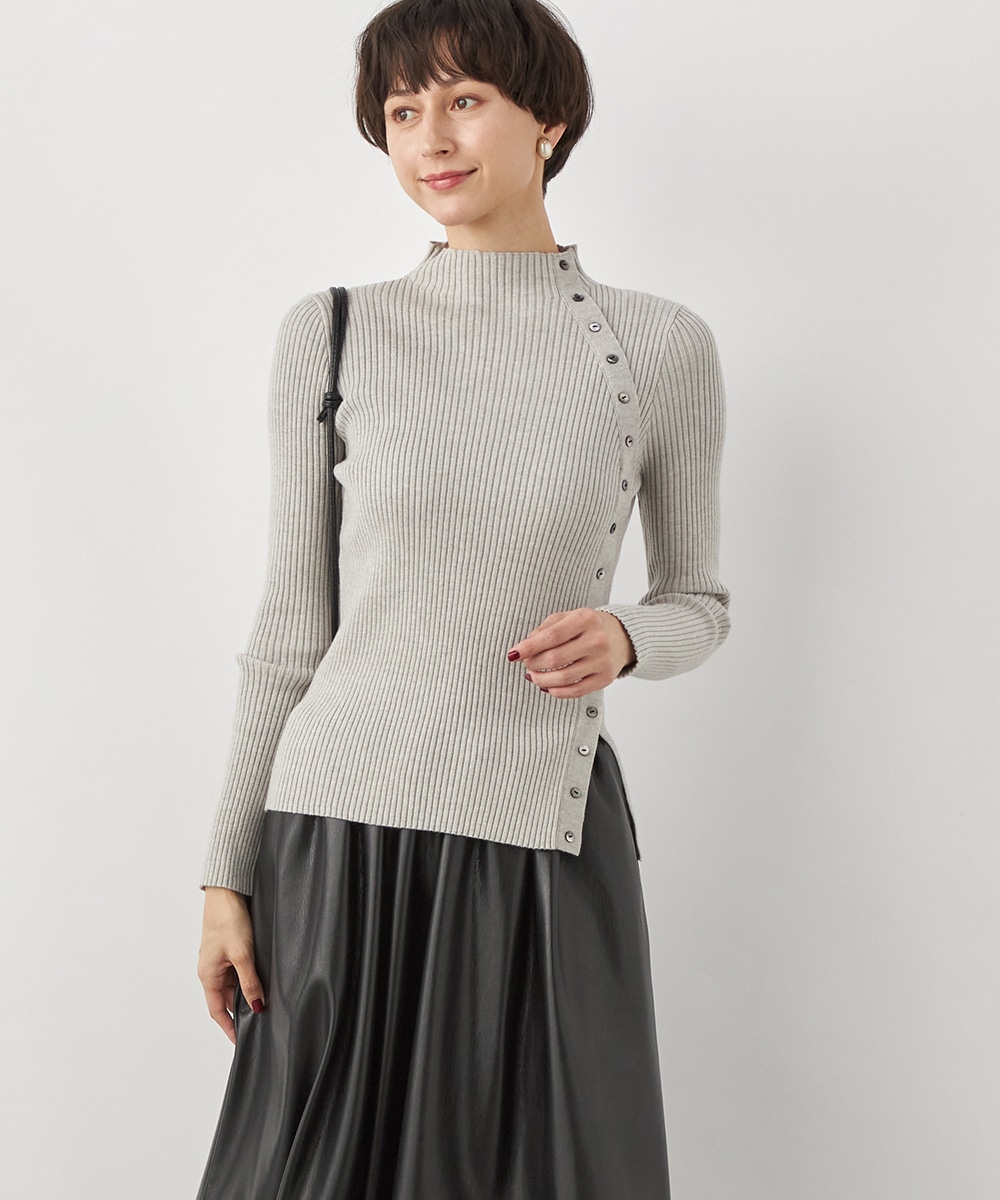 ボタンリブハイネックニット