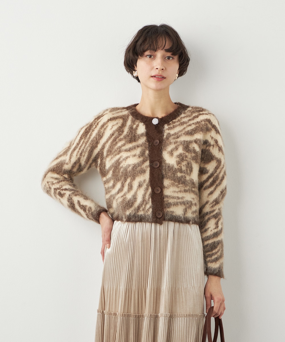 ビジュー釦ニットカーディガン