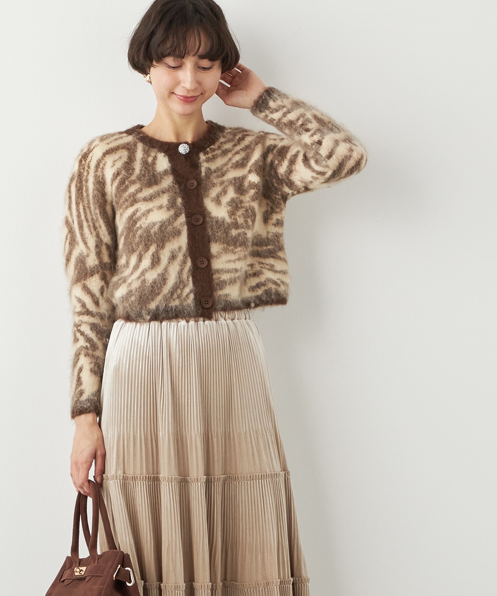  armoire capriceのビジュー釦ニットカーディガン