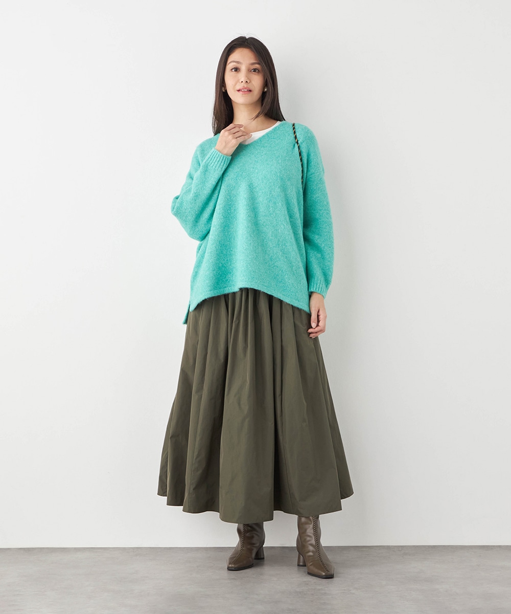 Vネックヘアリーニット