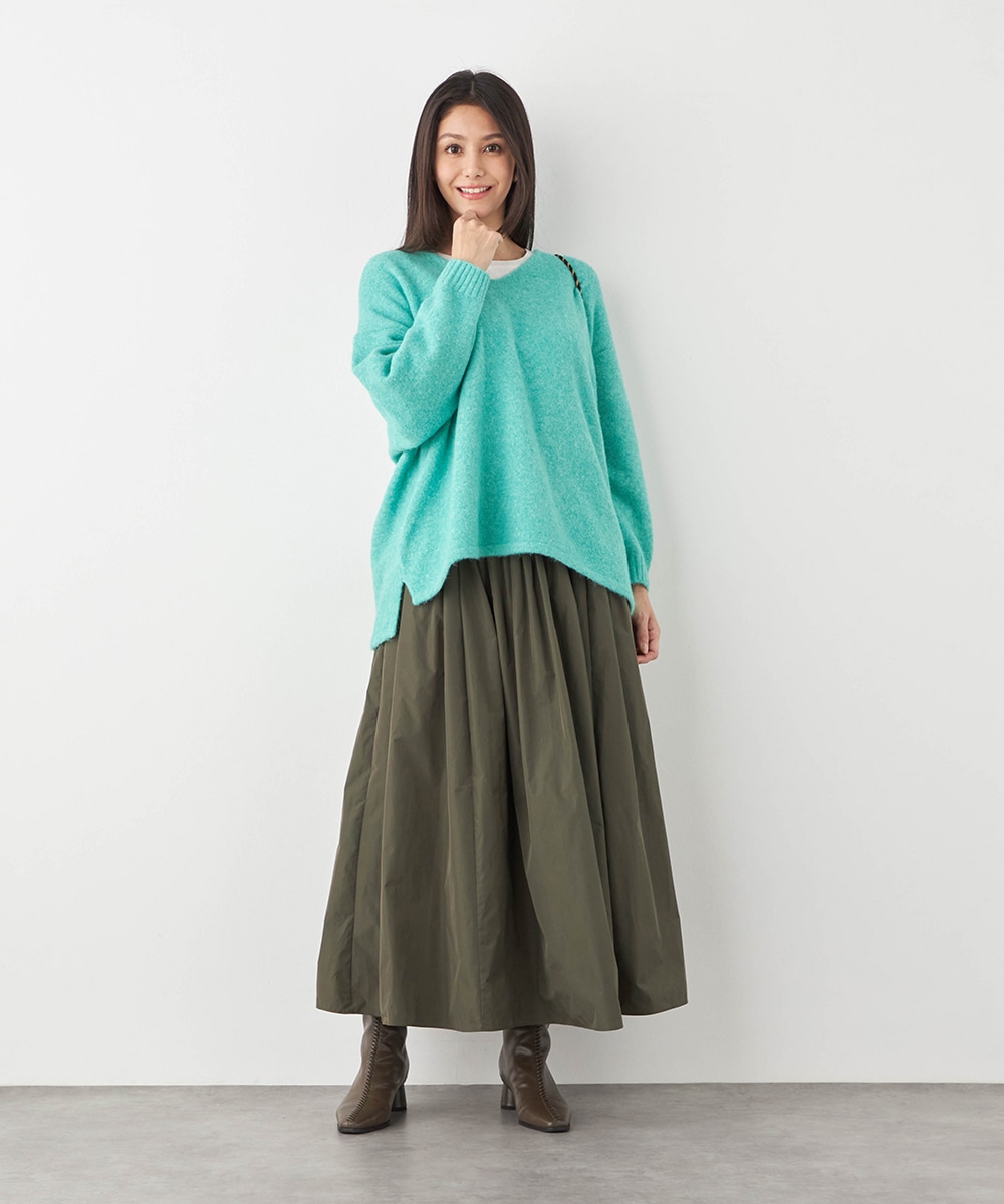 Vネックヘアリーニット