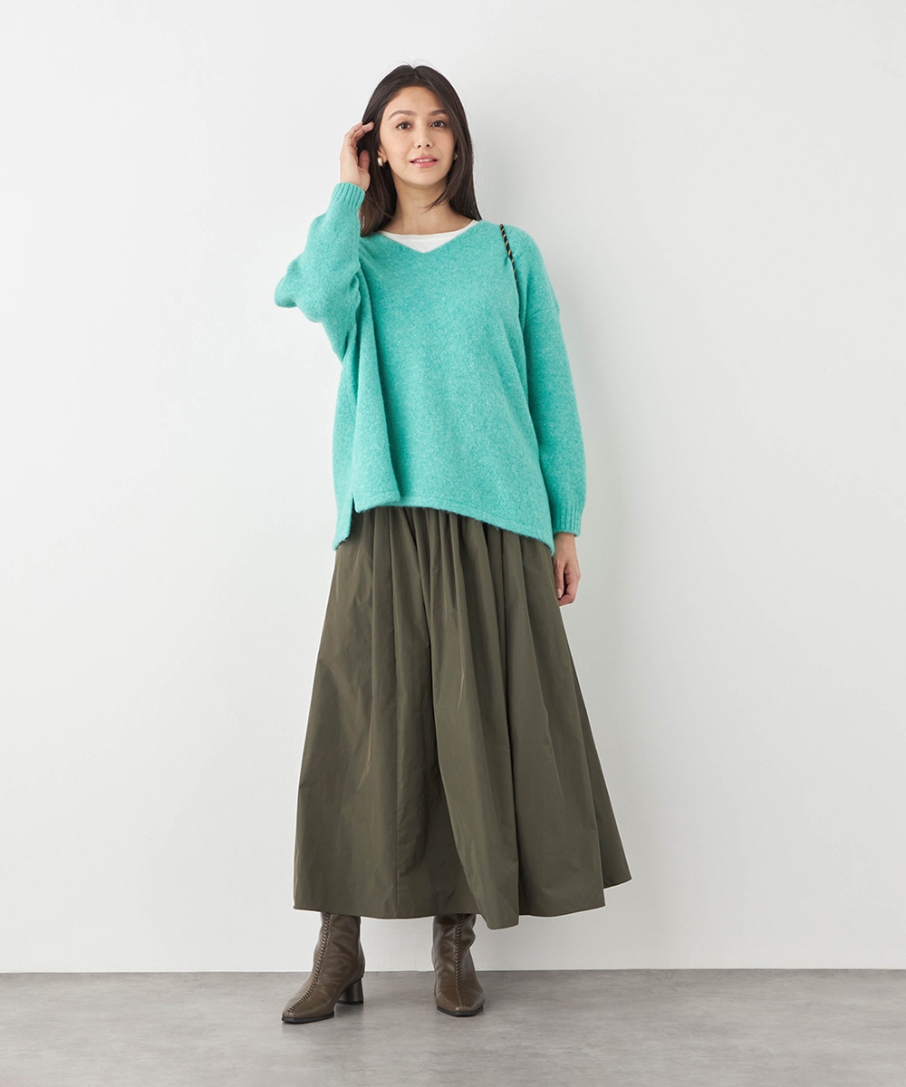 Vネックヘアリーニット