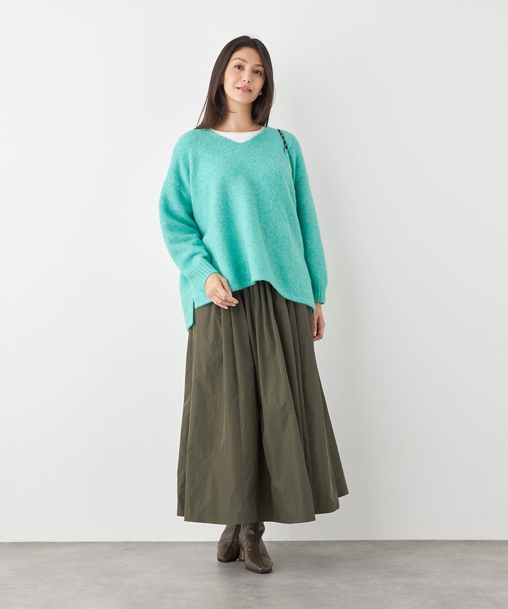 Vネックヘアリーニット