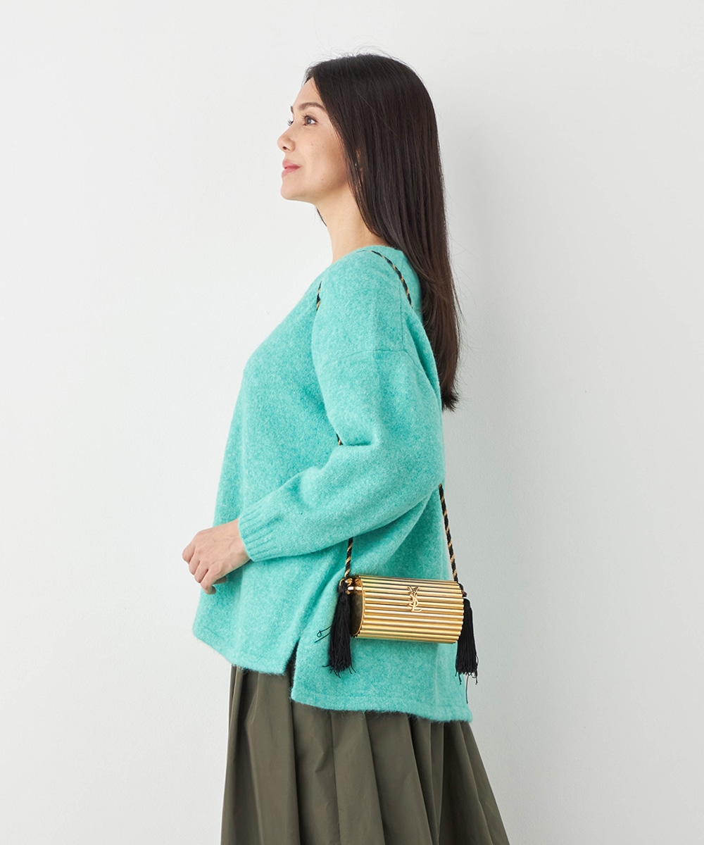 Vネックヘアリーニット