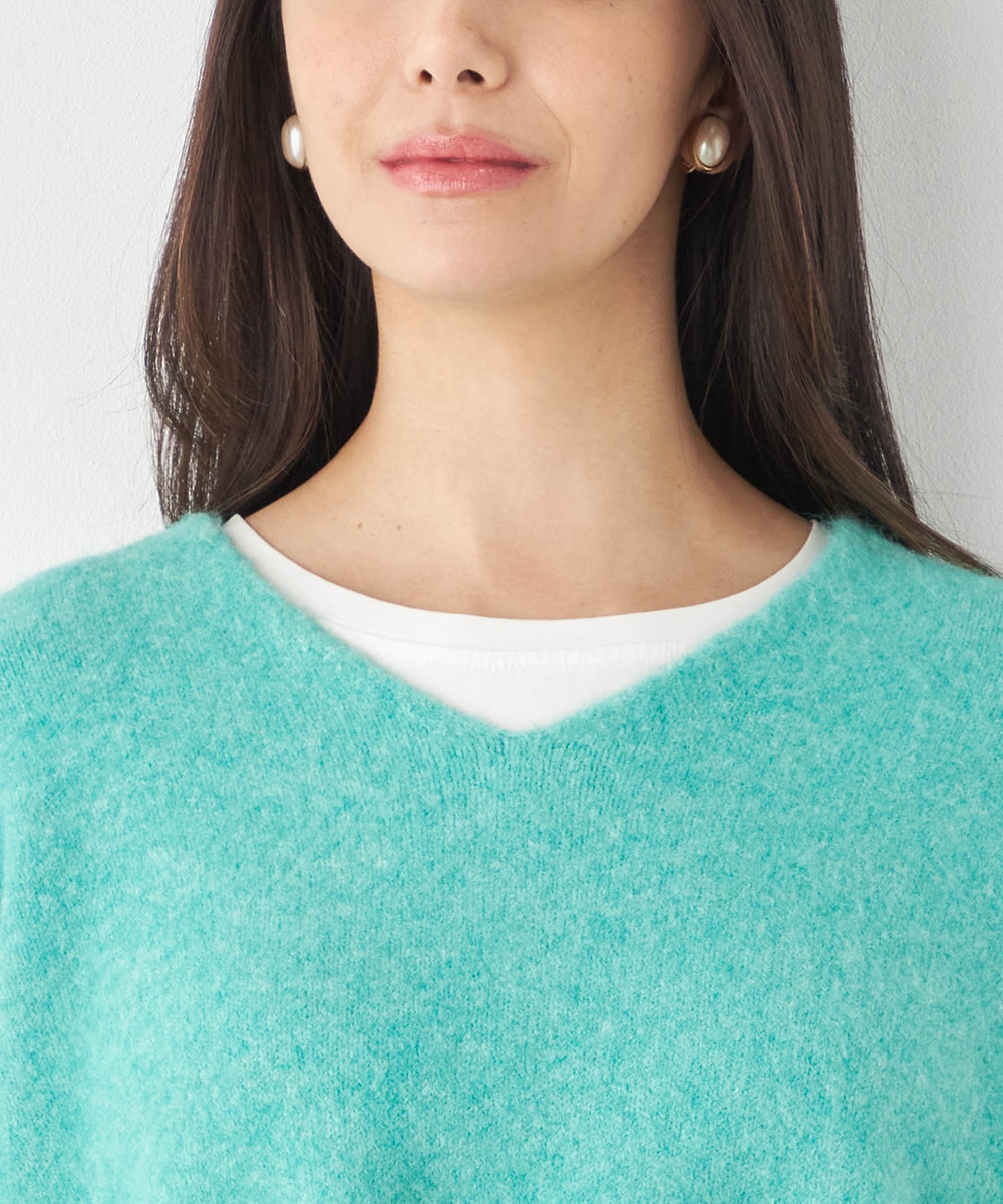 Vネックヘアリーニット