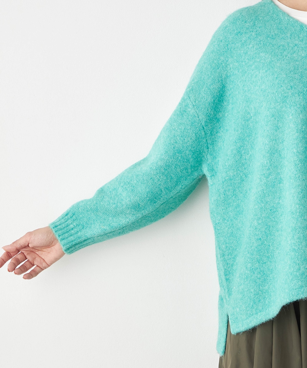 Vネックヘアリーニット