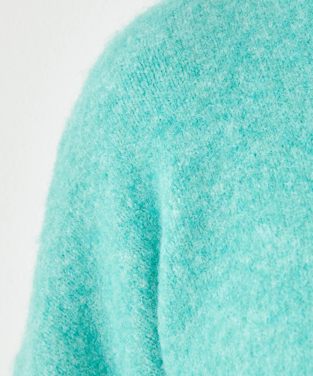 Vネックヘアリーニット