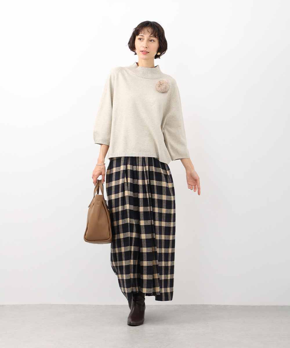 ファーブローチ付ニット
