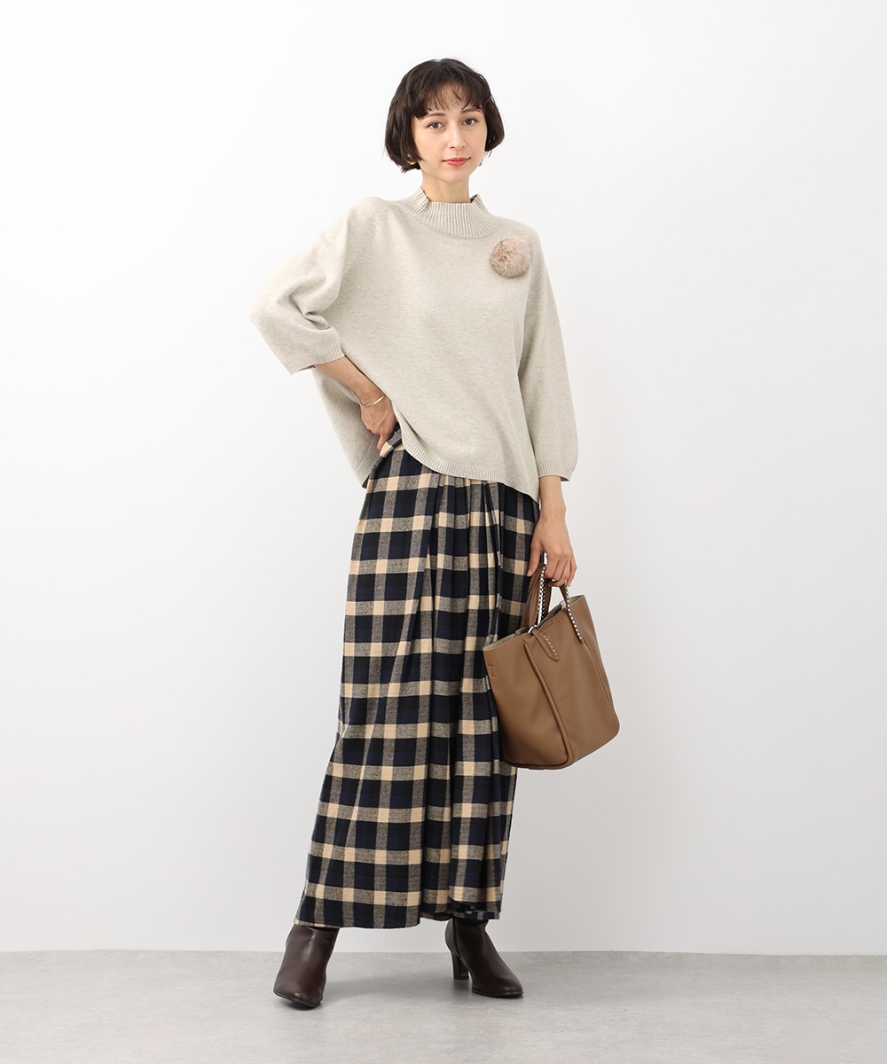 ファーブローチ付ニット