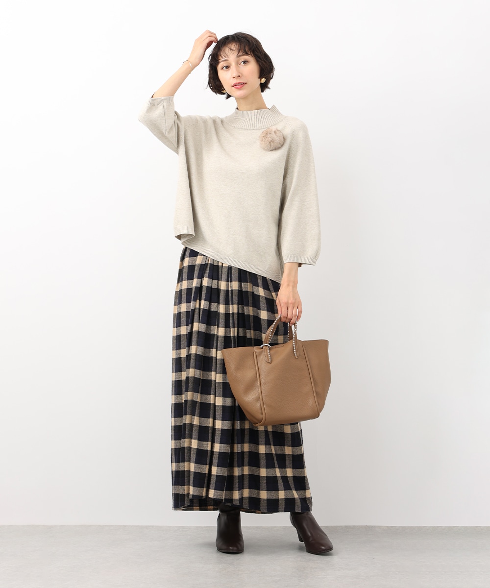 ファーブローチ付ニット