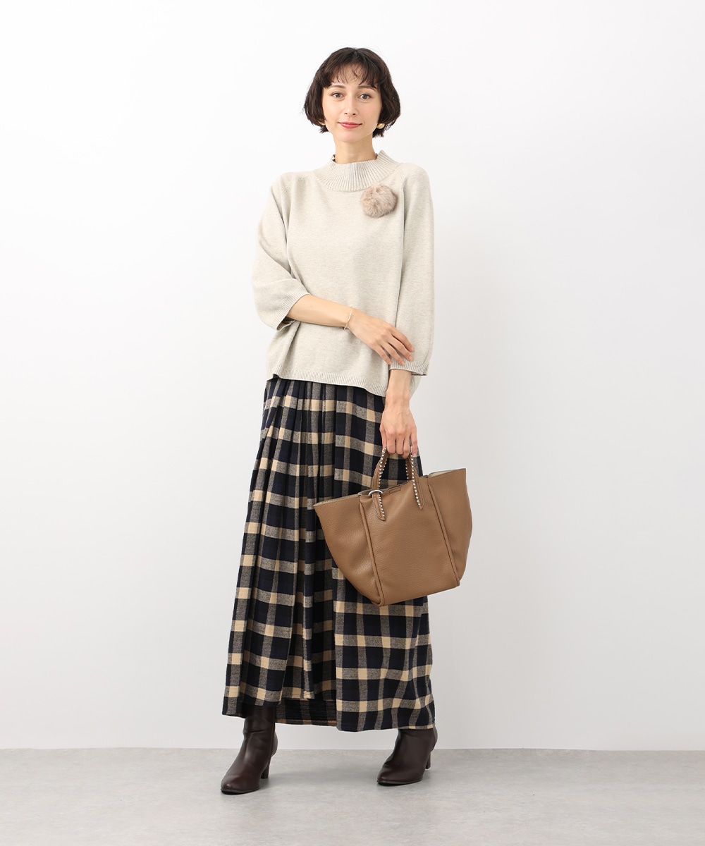 ファーブローチ付ニット
