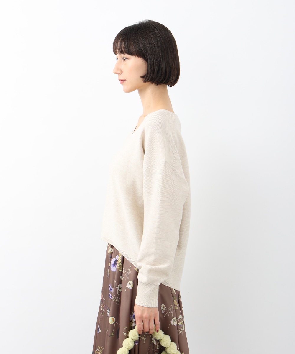 ドロップショルダーVネックニット