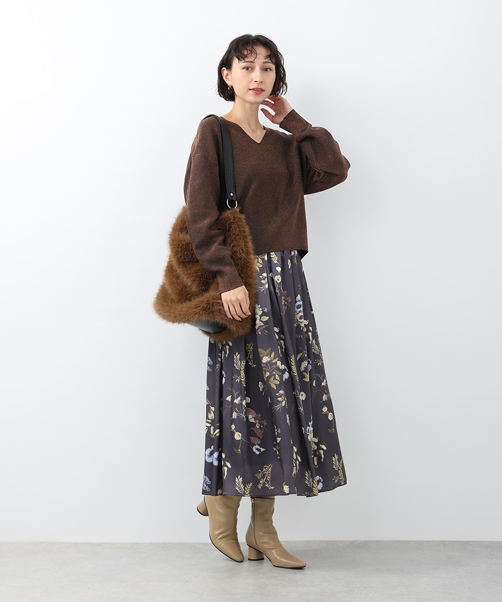 ドロップショルダーVネックニット