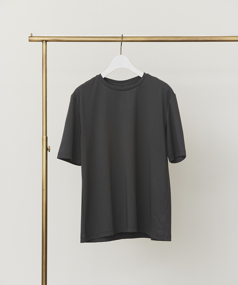  armoire capriceのパリジェンヌのTシャツ