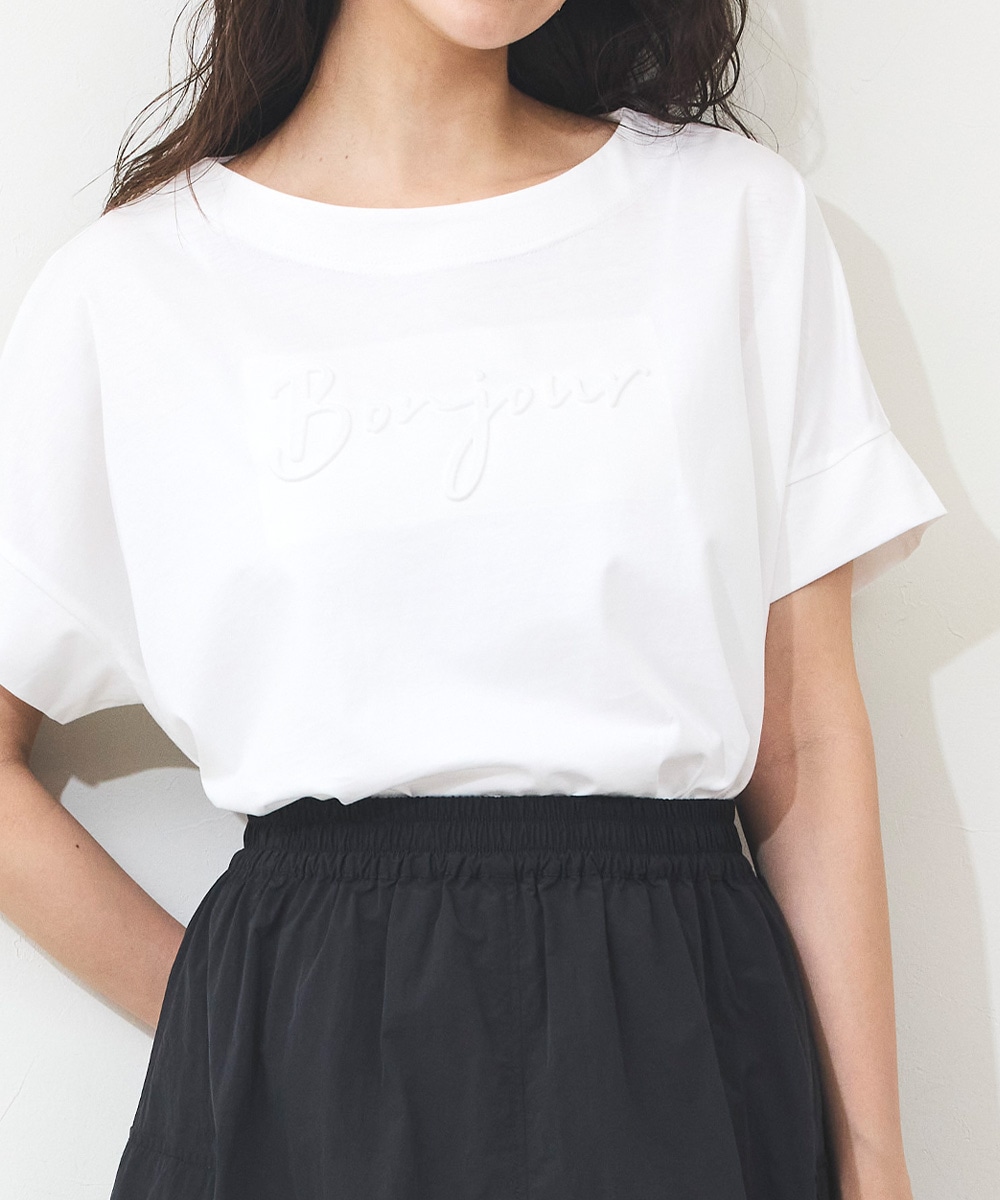  armoire capriceのエンボスTシャツ