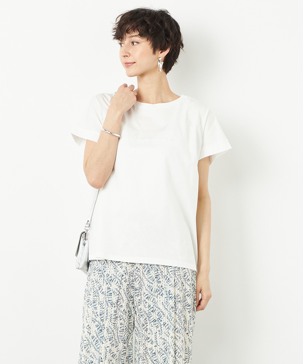  armoire capriceのエンボスTシャツ