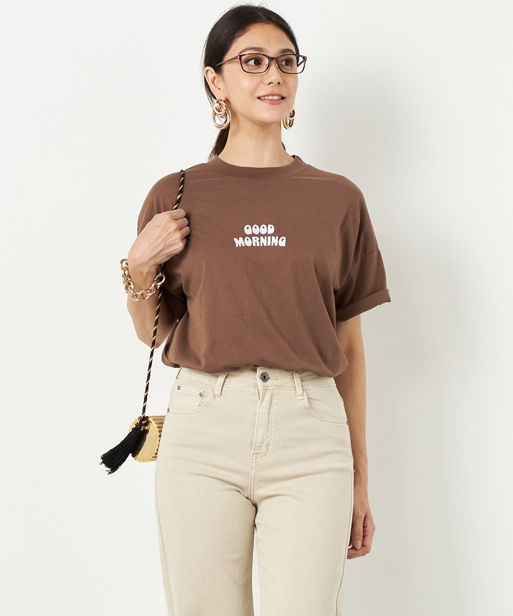  armoire capriceのロゴ刺繍Tシャツ