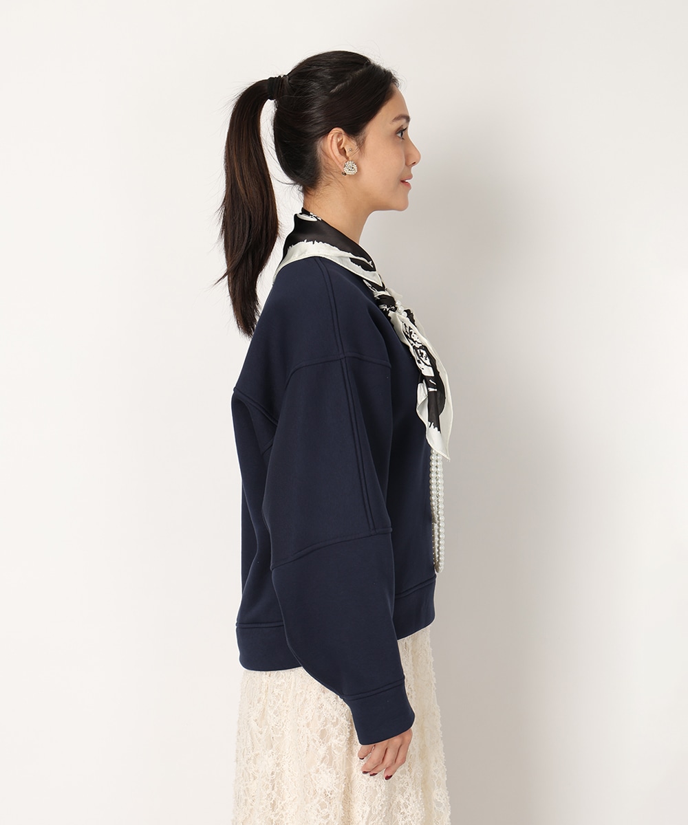 パール×スカーフ付きスウェット