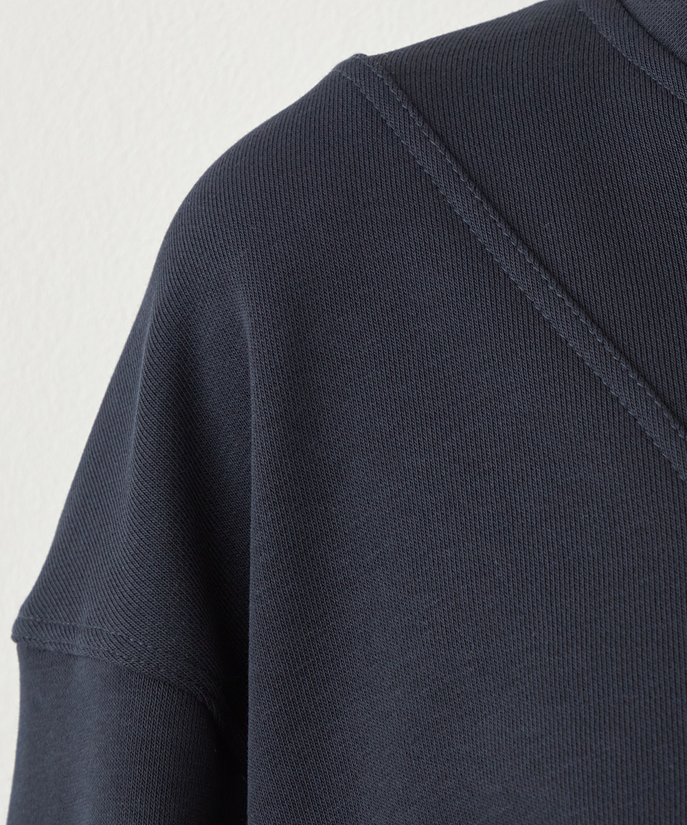 切り替えデザインスウェット