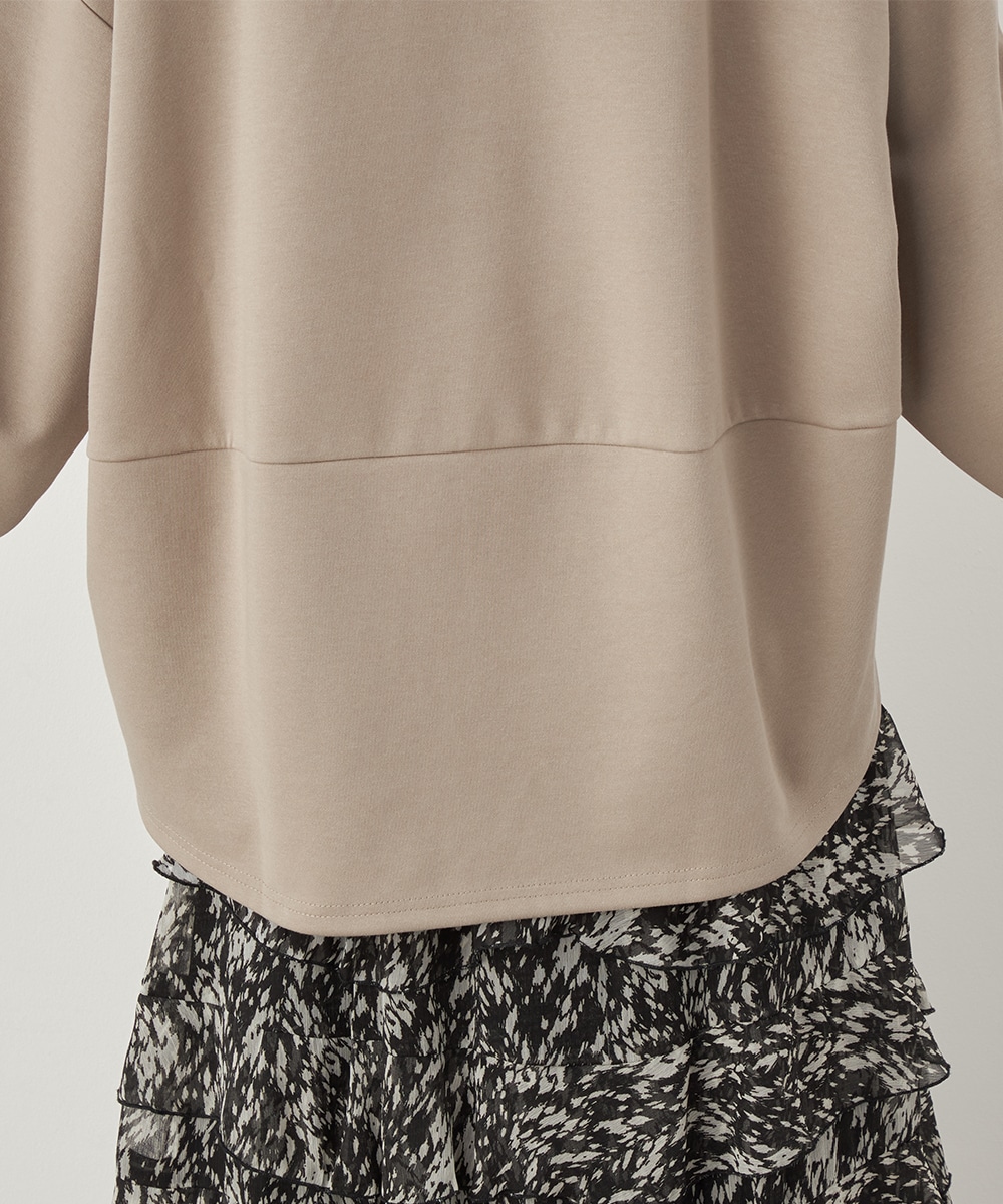 アシンメトリーロゴ刺繍フーディ