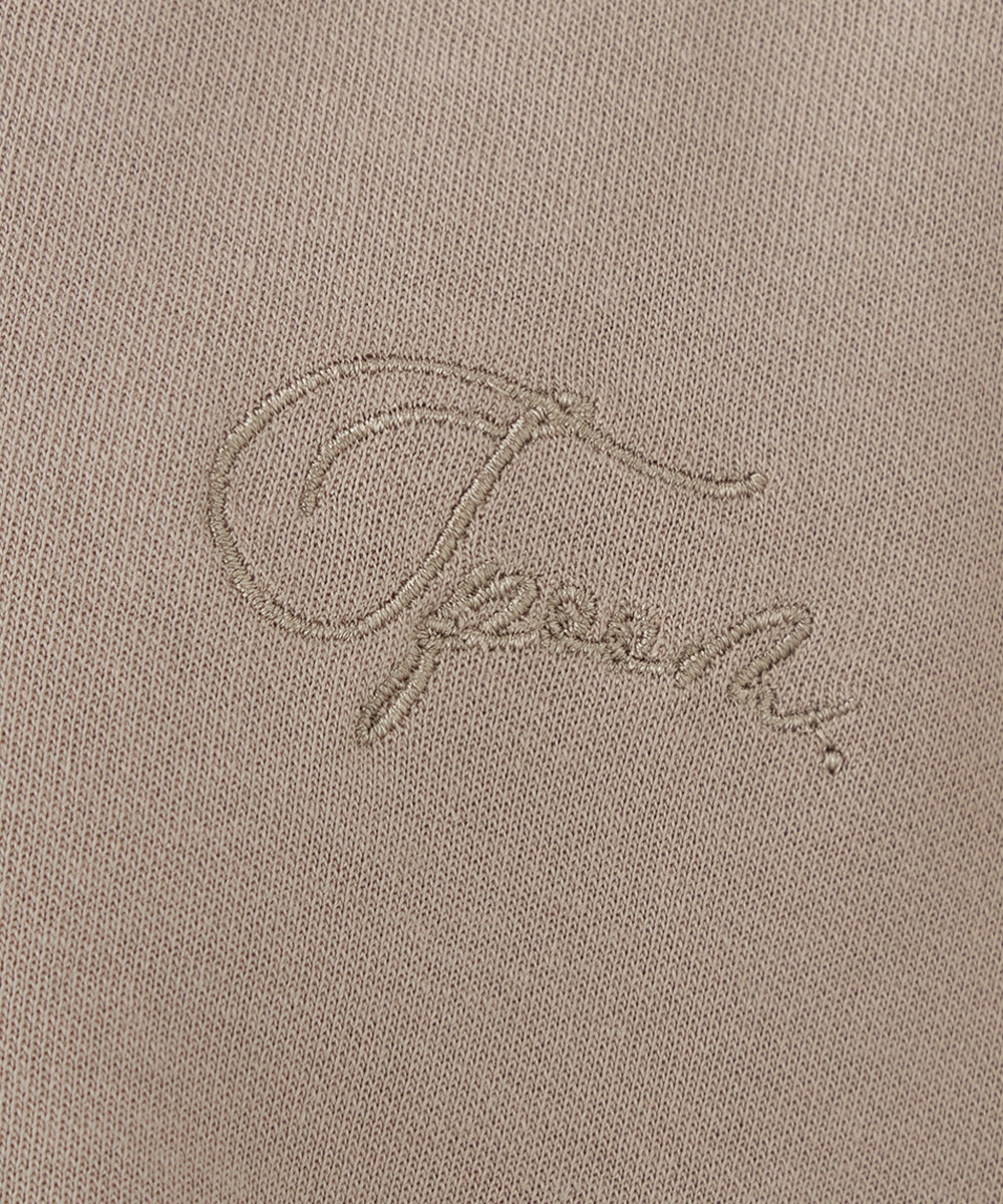 アシンメトリーロゴ刺繍フーディ