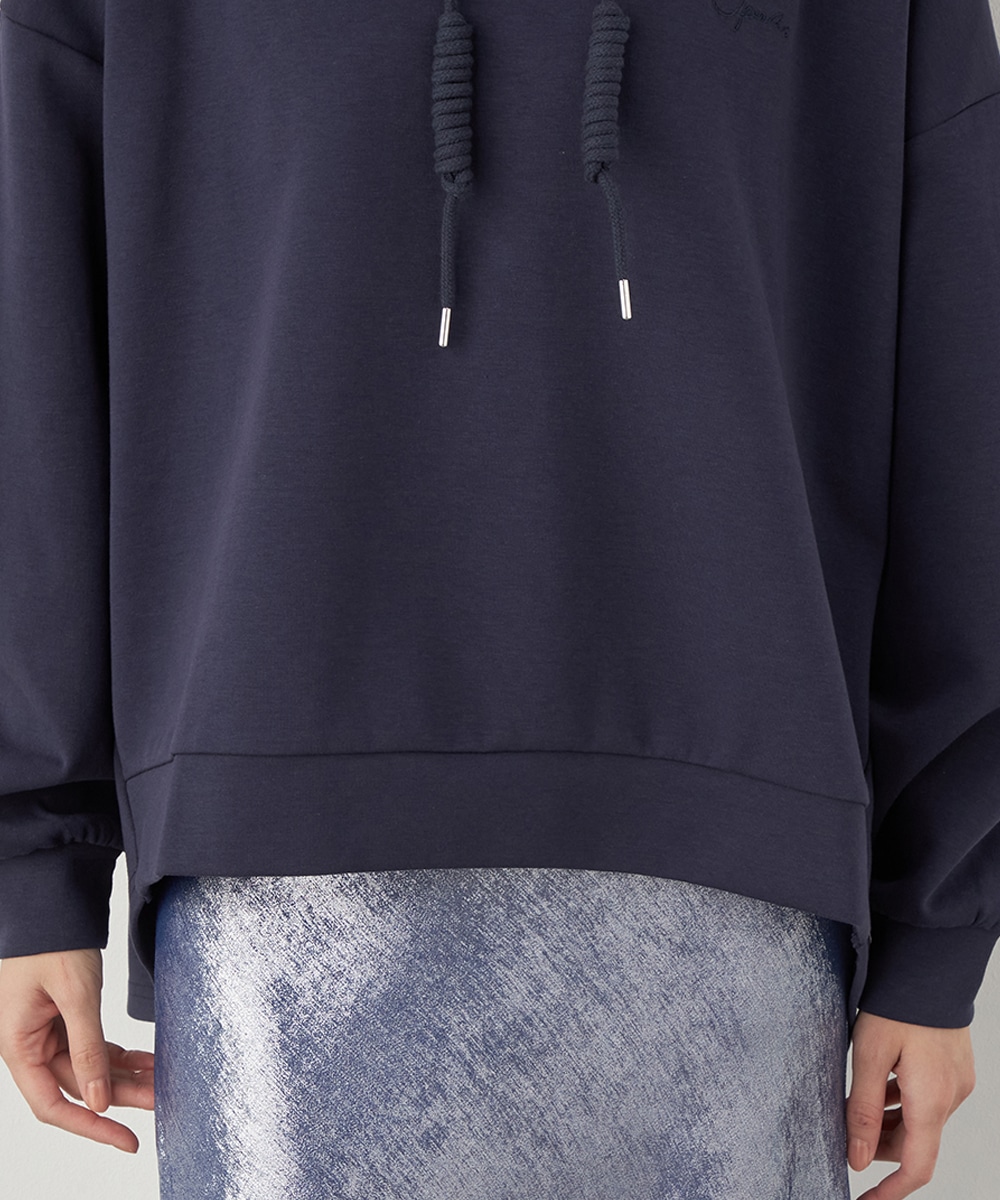 アシンメトリーロゴ刺繍フーディ
