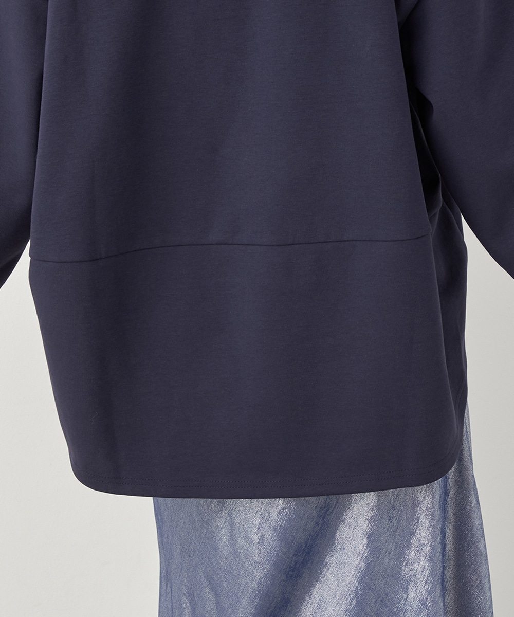 アシンメトリーロゴ刺繍フーディ