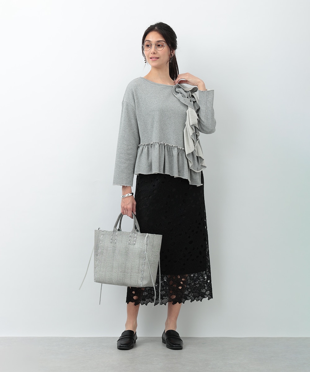 アシンメトリーモチーフプルオーバー