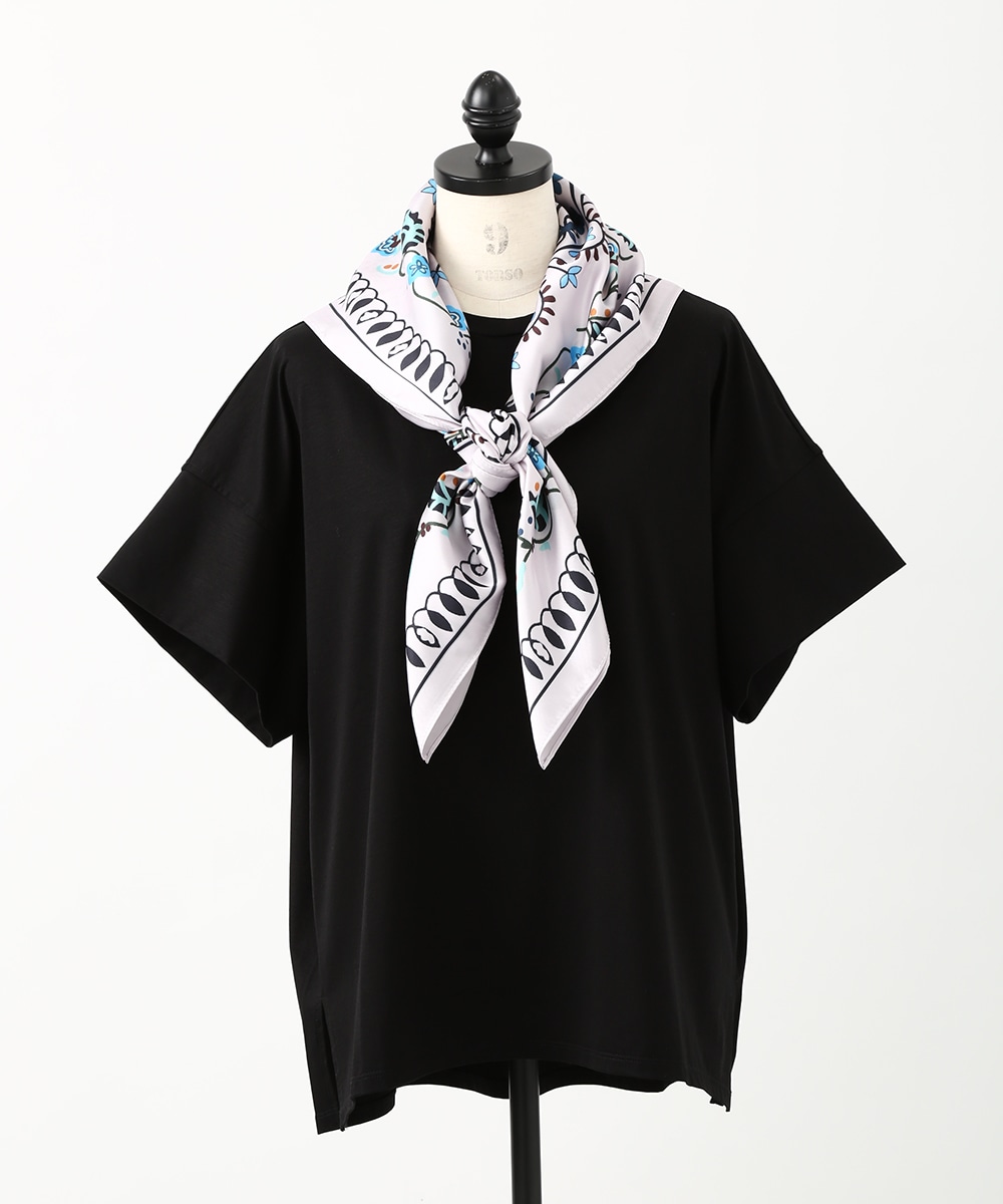 スカーフ付きTシャツ