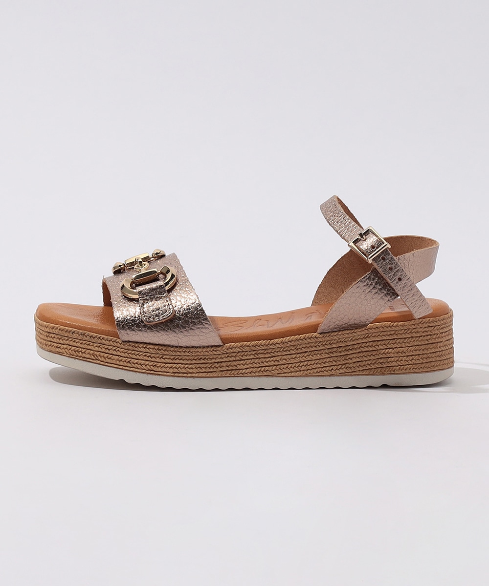 メタリックサンダル