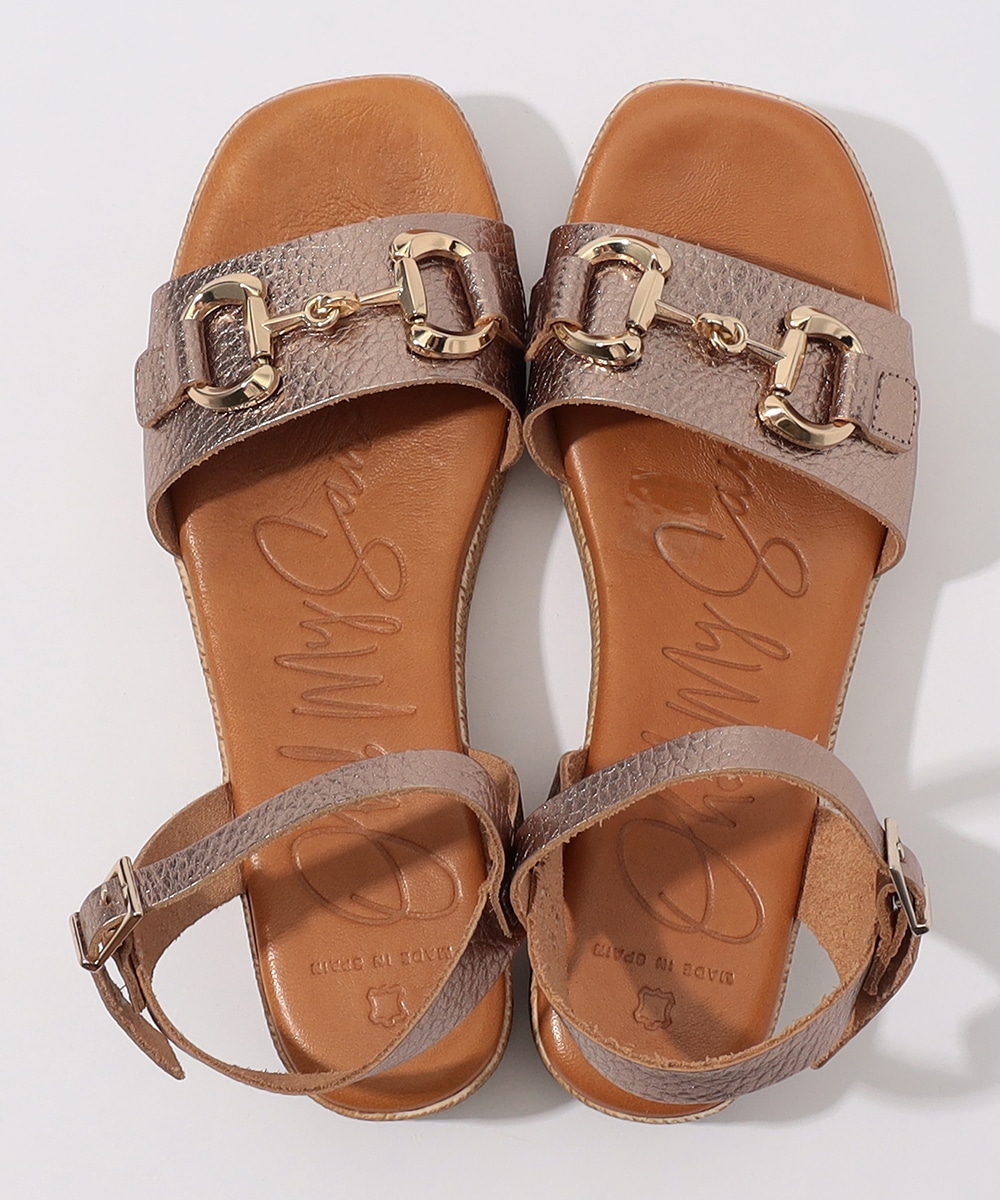 メタリックサンダル