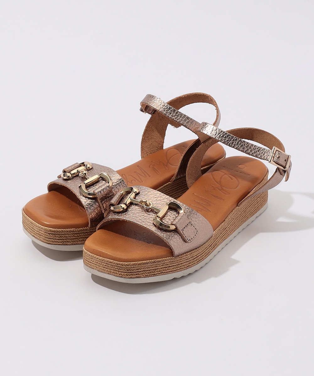 メタリックサンダル