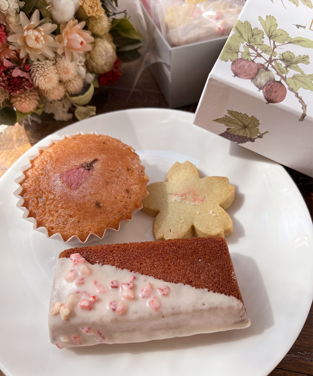 桜とストロベリーの春色アソート