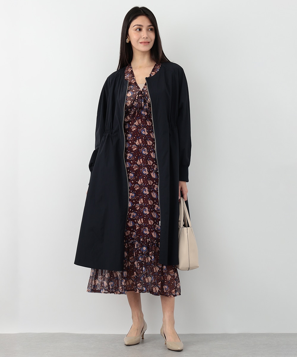 ノーカラーZIPコート