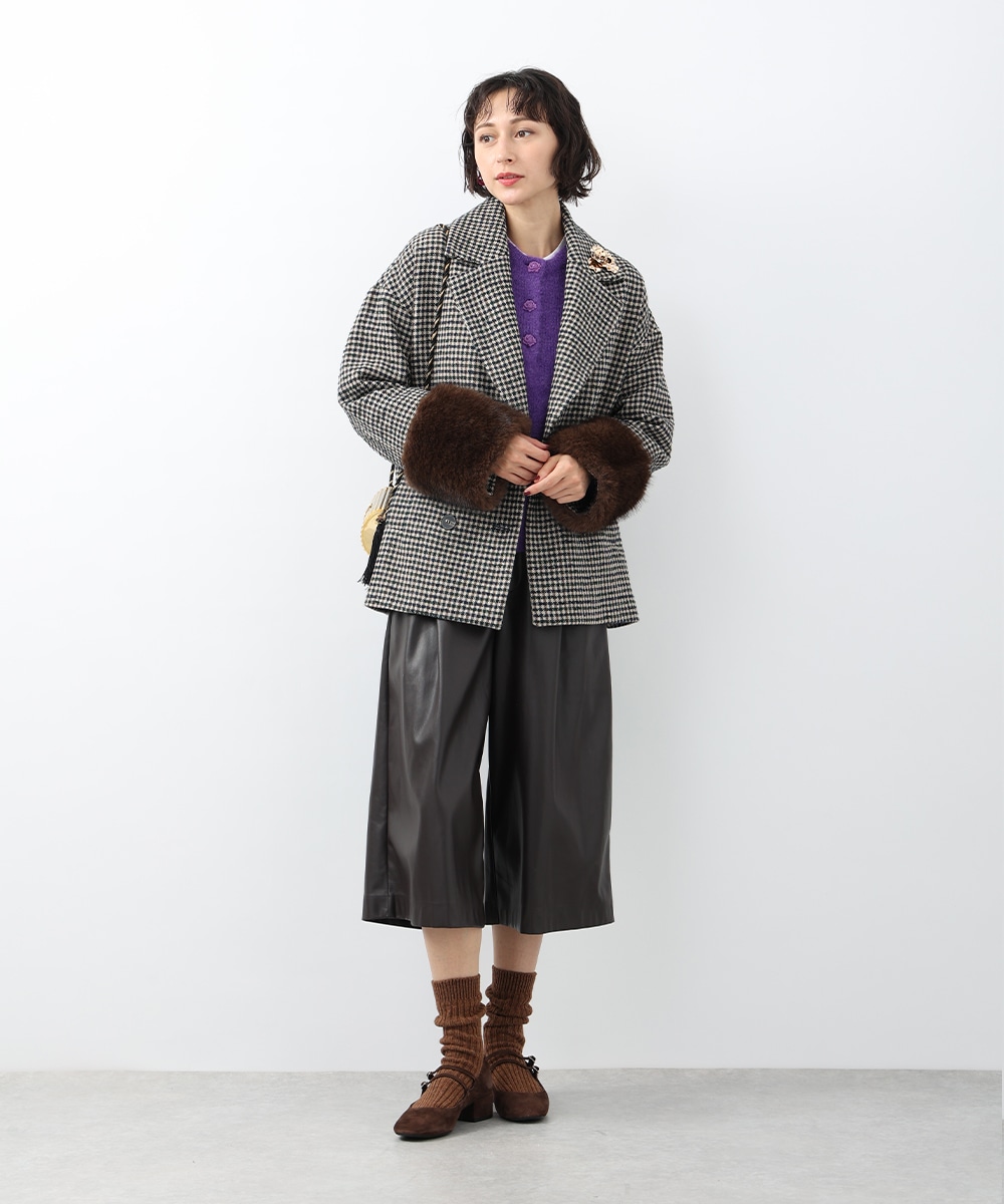 ブローチ付きショートコート