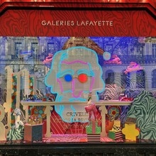 パリの百貨店クリスマス巡り2025（その1）〜ラファイエットの巨大ツリーとプランタンの「ニューヨークへの旅」〜