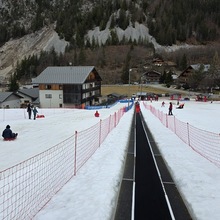 パリに春の訪れ！雪山バカンスでのそり滑り＆絶品スモークラクレット